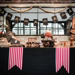 8 Invitations Theme Pirate