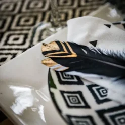 6 Plumes Ethniques Noir Et Or 18-20Cm