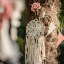 Attrapes Reves A Pompons Ivoire Et Lin Blanc