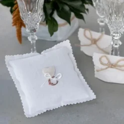 Coussin D'Alliance En Coton Avec Coeur Blanc