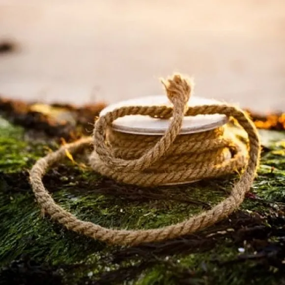 Grosse Bobine De Corde Marin