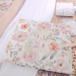 Livre D'Or Dahlia Blanc Et Pastel