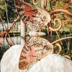 Papillon En Bois Taupe Et Rose Sur Pince